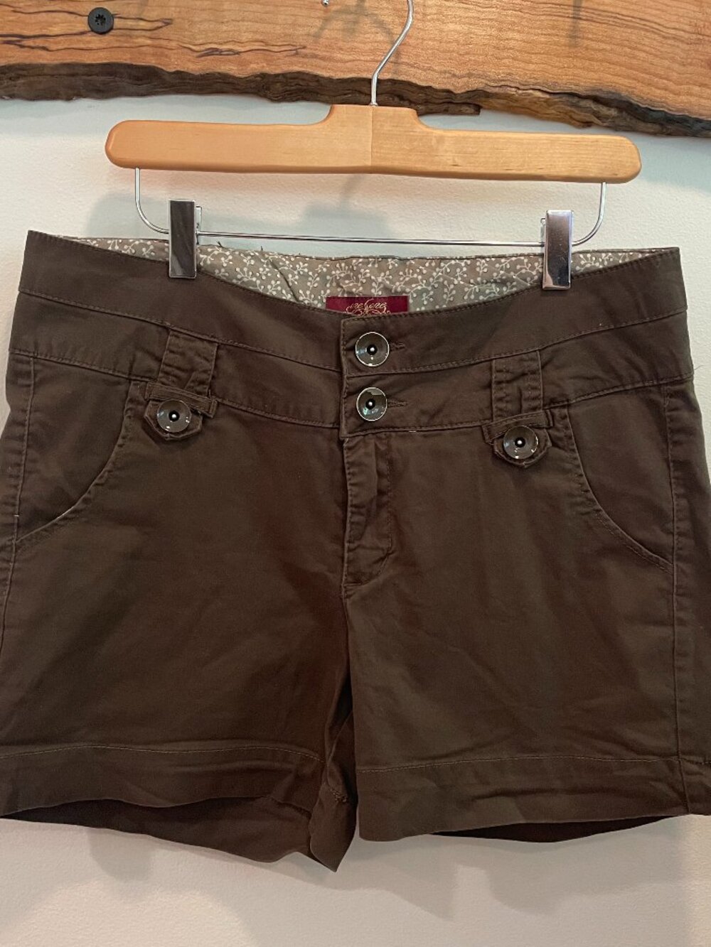 One 5 One Brown Shorts Accent Buttons Sz 12